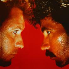 Daryl Hall & John Oates: Maneater (Extended Club Mix)