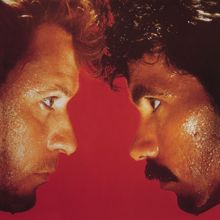 Daryl Hall & John Oates: At Tension