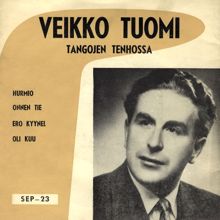 Veikko Tuomi: Tangojen tenhossa