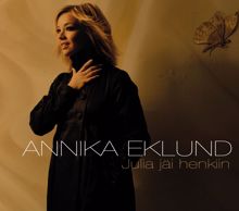 Annika Eklund: Julia jäi henkiin