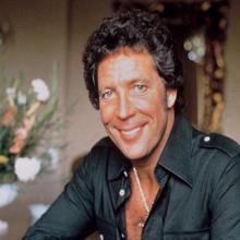 Tom Jones: I'm So Lonesome I Could Cry (Live)