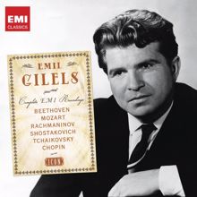 Emil Gilels: Shostakovich: 24 Preludes and Fugues, Op. 87: No. 1 in C Major, Moderato