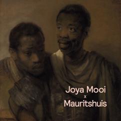 Joya Mooi: Black Horses