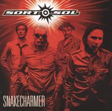 Sort Sol: Snakecharmer